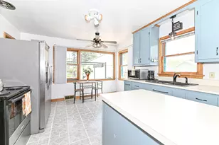 2746 S 77th St, West Allis, WI 53219 - Photo 11