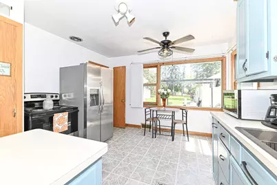 2746 S 77th St, West Allis, WI 53219 - Photo 13