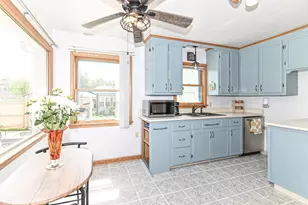 2746 S 77th St, West Allis, WI 53219 - Photo 9