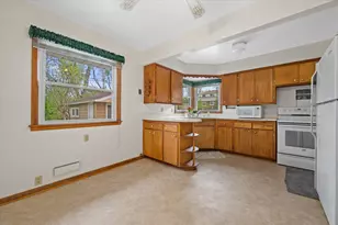 5228 N 107th St, Milwaukee, WI 53225 - Photo 13