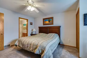 219 Heritage Ln, Onalaska, WI 54650 - Photo 15