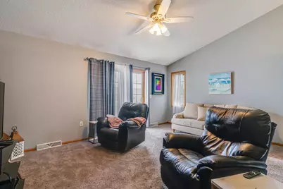 219  Heritage Ln, Onalaska, WI 54650 - Photo 11