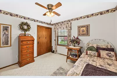3459  Oak Tree Ln, Racine, WI 53405 - Photo 13
