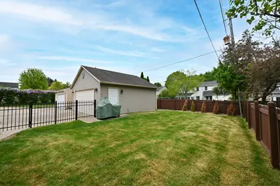 653 N 75th St, Wauwatosa, WI 53213 - Photo 27