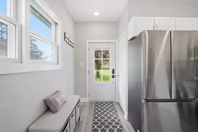 122  Tenny Ave, Waukesha, WI 53186 - Photo 5