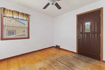 3434 S 2nd St, Milwaukee, WI 53207 - Photo 9