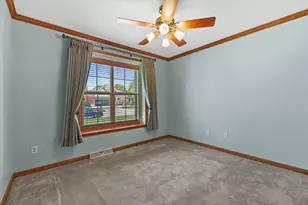 6615 Greenhill Dr, Racine, WI 53406 - Photo 13