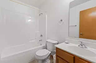 6615 Greenhill Dr, Racine, WI 53406 - Photo 15