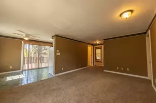 3907 Country Pl, Sheboygan, WI 53081 - Photo 3