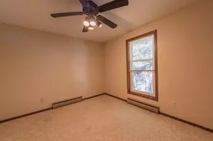 3907 Country Pl, Sheboygan, WI 53081 - Photo 9