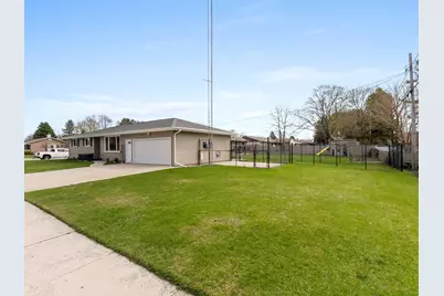 4217  Lowell St, Two Rivers, WI 54241 - Photo 3