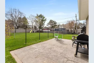 4217  Lowell St, Two Rivers, WI 54241 - Photo 5