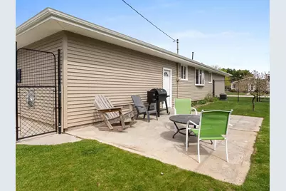 4217  Lowell St, Two Rivers, WI 54241 - Photo 7
