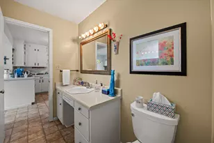 901 Hawthorn Dr, Waukesha, WI 53188 - Photo 17