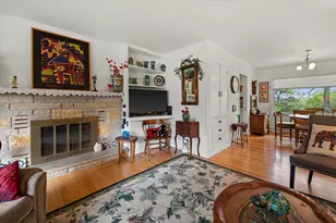 901 Hawthorn Dr, Waukesha, WI 53188 - Photo 3