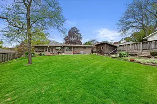 901 Hawthorn Dr, Waukesha, WI 53188 - Photo 23