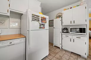 901 Hawthorn Dr, Waukesha, WI 53188 - Photo 11