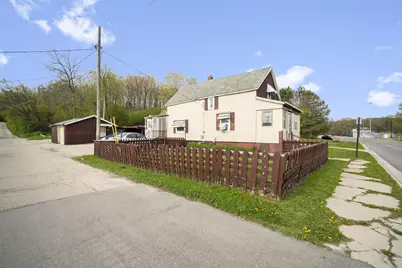 831 N Silverbrook Dr, West Bend, WI 53090 - Photo 21