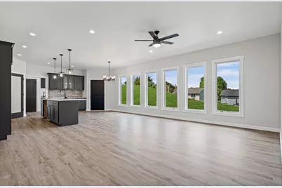 1050  Crockett Dr, Holmen, WI 54636 - Photo 5