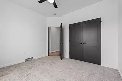 1050  Crockett Dr, Holmen, WI 54636 - Photo 19