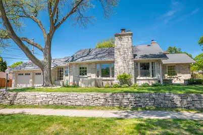 2505 N 81st St, Wauwatosa, WI 53213 - Photo 35