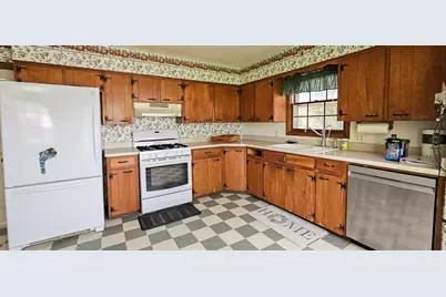 2726  84th St, Kenosha, WI 53143 - Photo 5