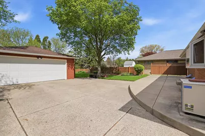2801 S 72nd St, West Allis, WI 53219 - Photo 27
