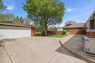 2801 S 72nd St, West Allis, WI 53219 - Photo 27