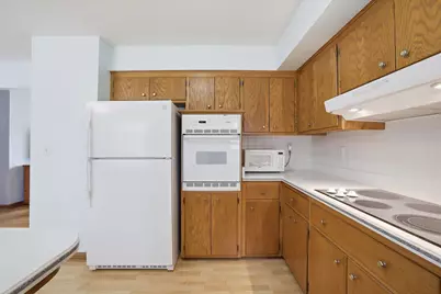 2801 S 72nd St, West Allis, WI 53219 - Photo 13
