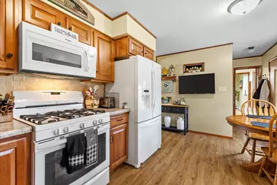 2211  Pleasant Ave, New Holstein, WI 53061 - Photo 3