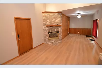 4110 S Troy Ave, Saint Francis, WI 53235 - Photo 9