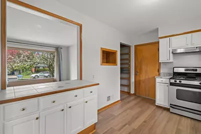 5427 W Spring Ln, Milwaukee, WI 53223 - Photo 15