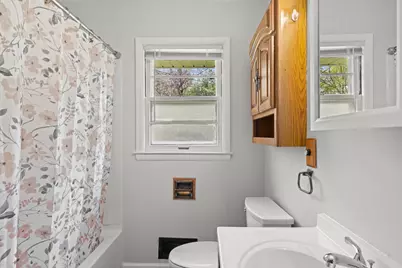 5427 W Spring Ln, Milwaukee, WI 53223 - Photo 25