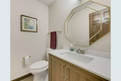 W52N618  Highland Dr, Cedarburg, WI 53012 - Photo 11