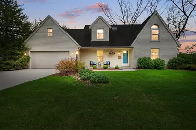 W52N618  Highland Dr, Cedarburg, WI 53012 - Photo 1