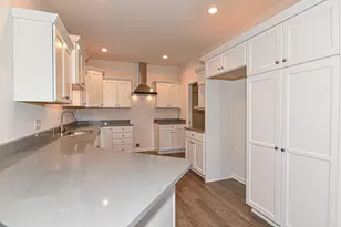 302 Trailview Crossing, Racine, WI 53185 - Photo 9