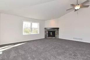 302 Trailview Crossing, Racine, WI 53185 - Photo 13