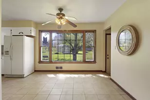 3301 E Carol Ct, Oak Creek, WI 53154 - Photo 5