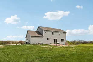N140w17335 Cedar Ln, Germantown, WI 53022 - Photo 5