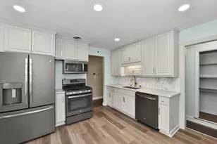 810 Carrington Ave, South Milwaukee, WI 53172 - Photo 9