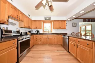 511 Cheyenne Ave, Grafton, WI 53024 - Photo 3