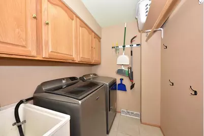 511  Cheyenne Ave, Grafton, WI 53024 - Photo 9
