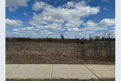 9316 N Burbank Ave, Milwaukee, WI 53224 - Photo 3