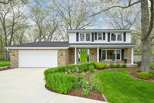 8710 Lakeshore Dr, Pleasant Prairie, WI 53158 - Photo 3
