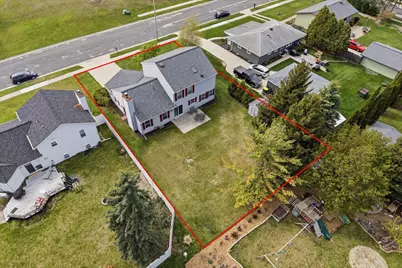 410 S Claremont Rd, Saukville, WI 53080 - Photo 45