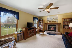 410 S Claremont Rd, Saukville, WI 53080 - Photo 17