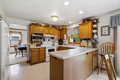 410 S Claremont Rd, Saukville, WI 53080 - Photo 9