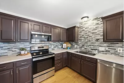 1938  Parknoll Ln, Port Washington, WI 53074 - Photo 5