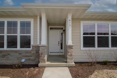 613  Hunter Oaks Blvd, Watertown, WI 53094 - Photo 5