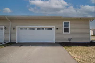 613  Hunter Oaks Blvd, Watertown, WI 53094 - Photo 35